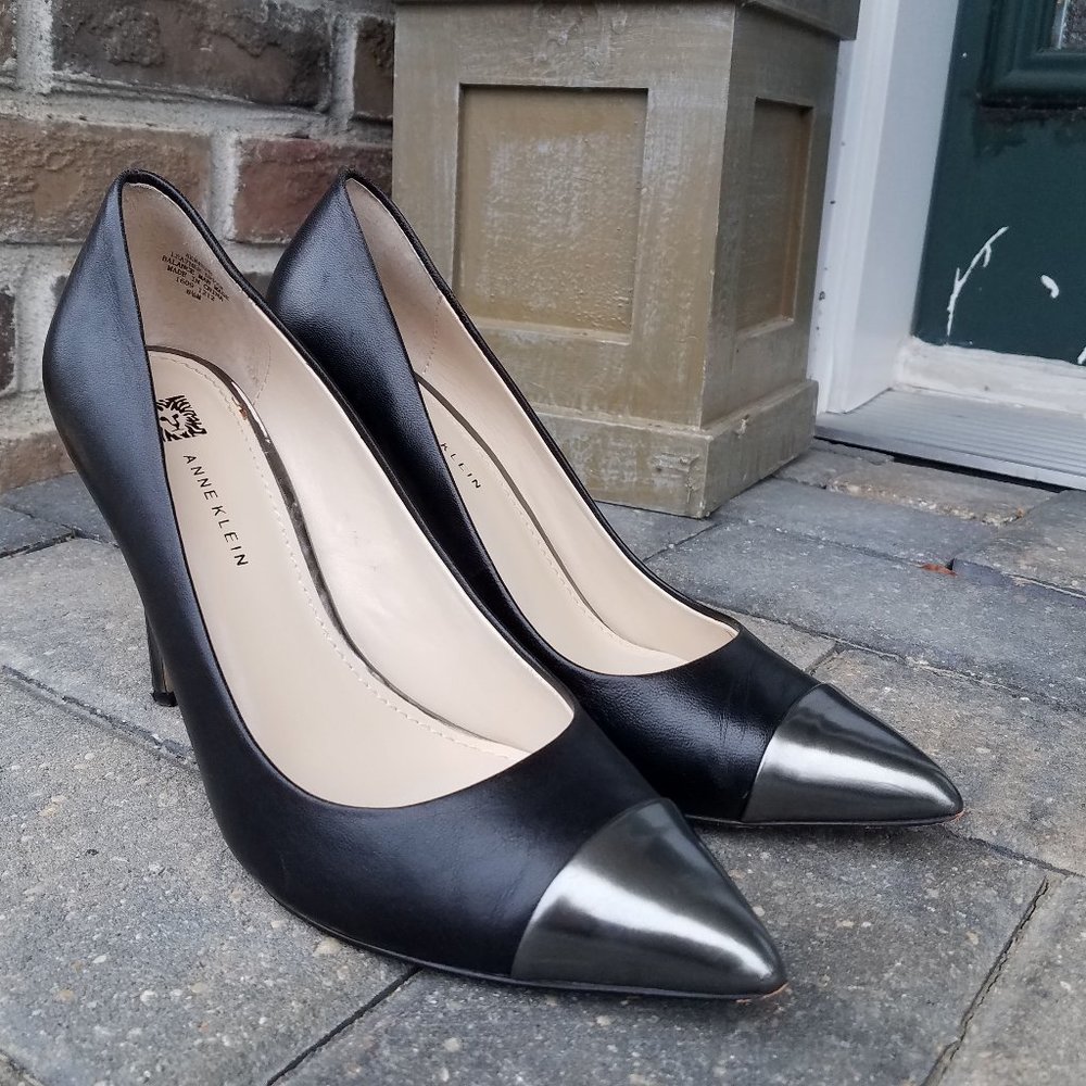 Anne Klein Black Pumps with Pewter heels & toes - Picture 3 of 9